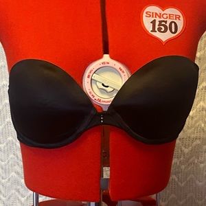 34C Victoria’s Secret bra